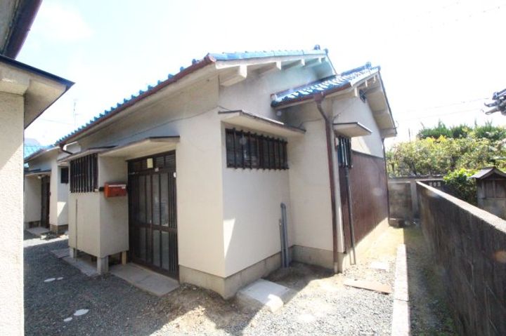 大阪府高槻市大冠町1(一戸建)の賃貸物件の外観
