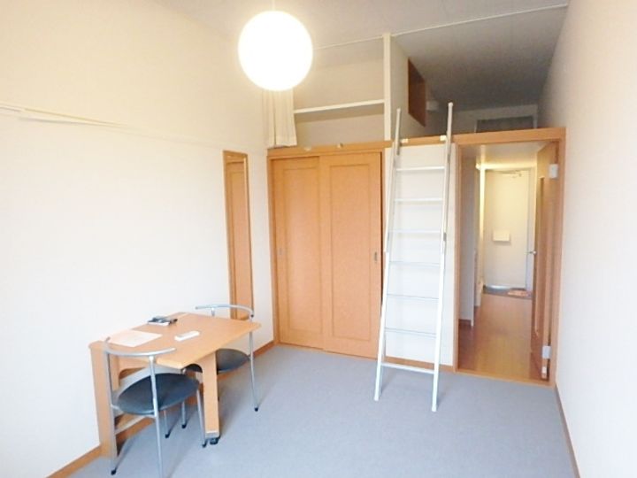 オラシオン(町屋3)の居間