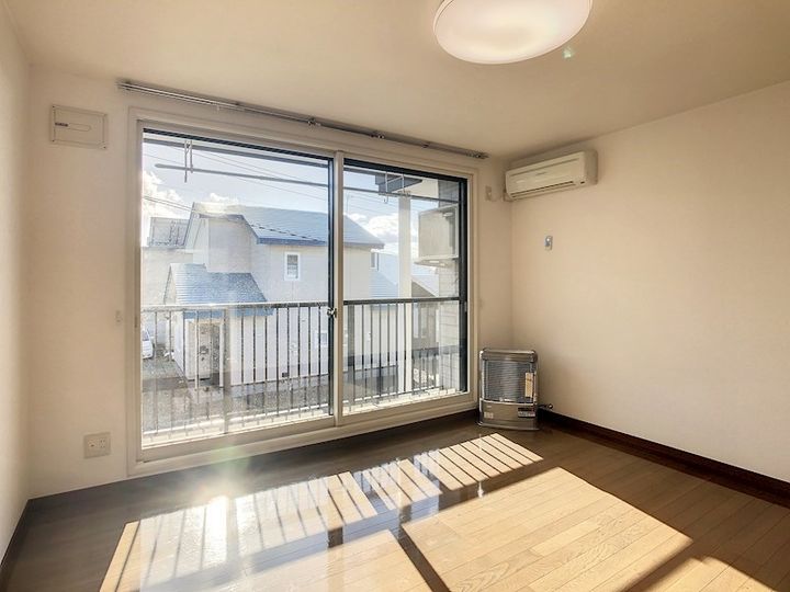 サンクレスト東三輪の居間