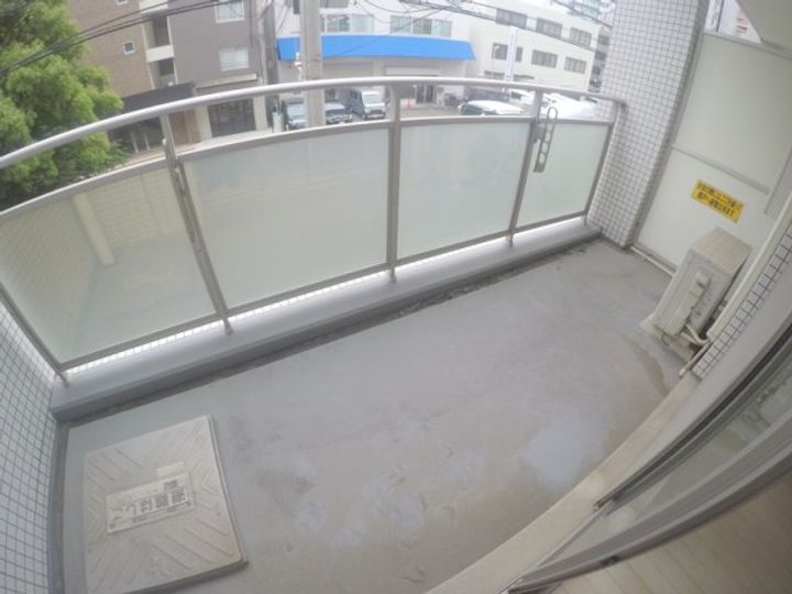 ロハス江坂の内装