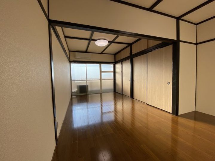 昌英ビルの内装