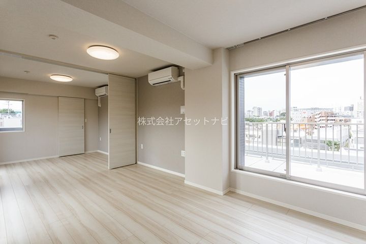 アクサス代々木八幡アジールコートの居間