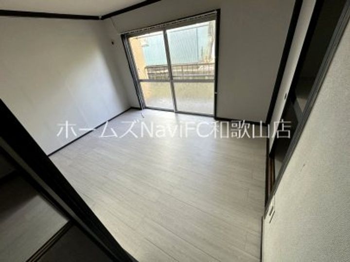 小豆島アパートの居間