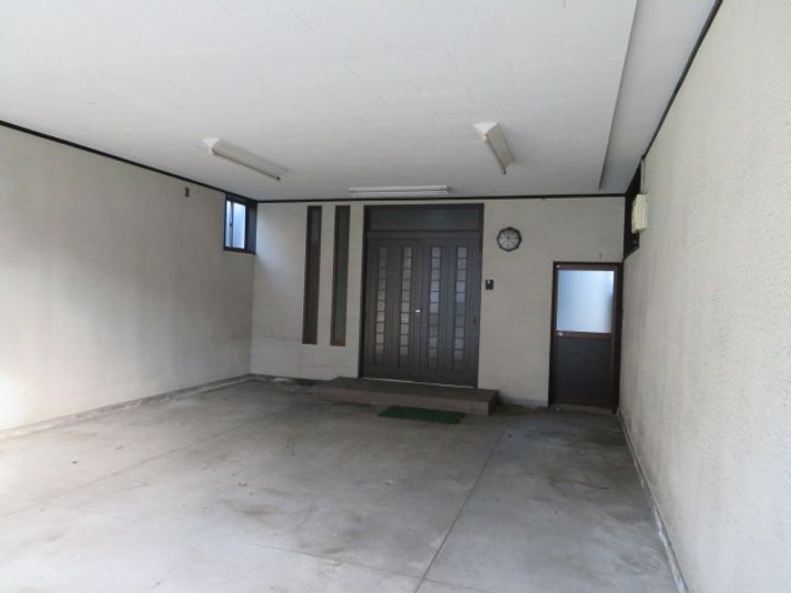 山梨県甲府市幸町(一戸建)の賃貸物件の玄関