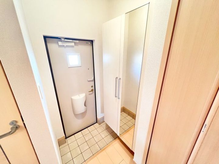 千葉県四街道市大日(アパート)の賃貸物件の玄関