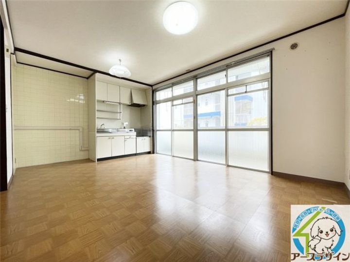 魚住コーポの居間