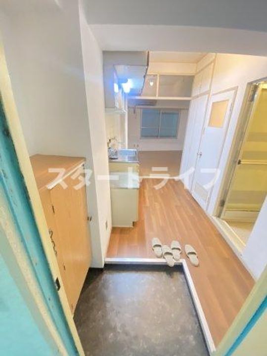 大阪府大阪市淀川区西中島4(マンション)の賃貸物件の玄関