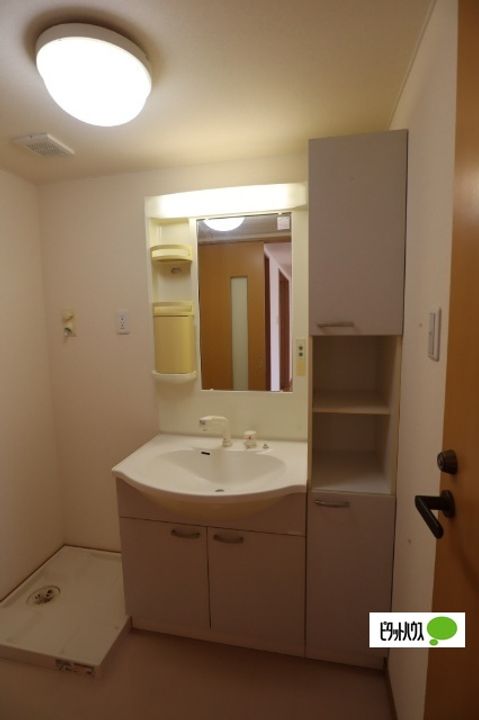 allmande(アルマンド)の内装