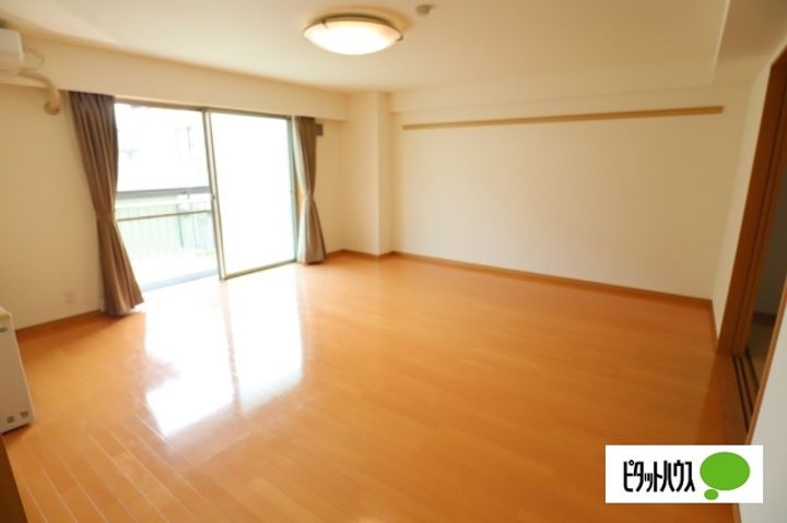 allmande(アルマンド)の居間