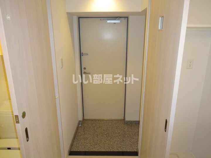 プリオーレ三宮の玄関