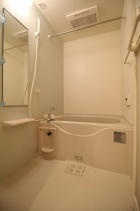 ワイズIIIの風呂