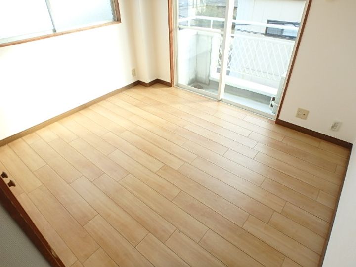 コーポ明花の居間