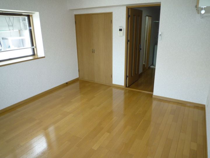 ルーミナスE棟の居間