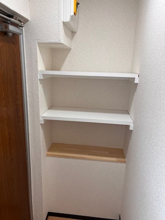 さかえマンションの玄関