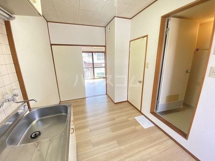 シシンハイツの内装
