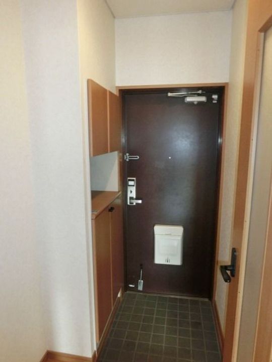 クレストール蘇我の玄関