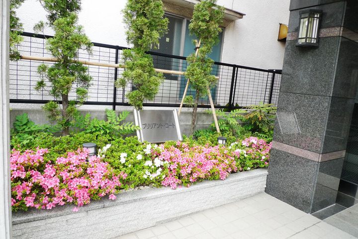 ブリリアント・コートの玄関