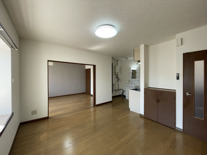 ルピナス近文の居間