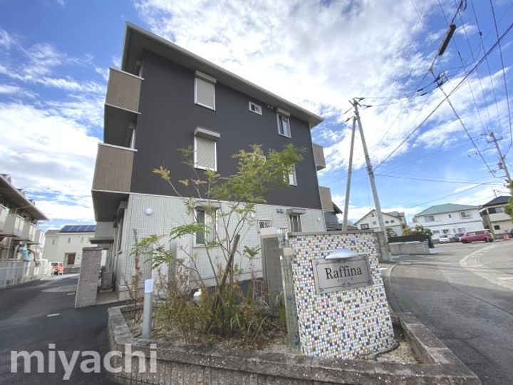 徳島県徳島市中吉野町2(マンション)の賃貸物件の外観