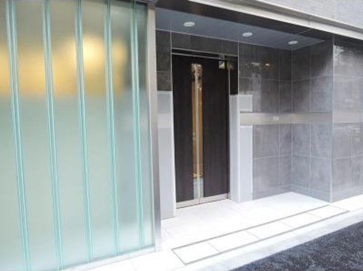 東京都千代田区鍛冶町2(マンション)の賃貸物件の地図