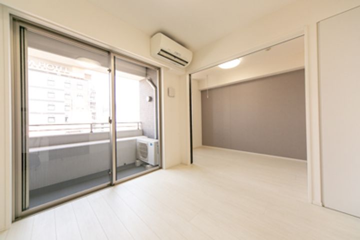 東京都千代田区鍛冶町2(マンション)の賃貸物件の居間