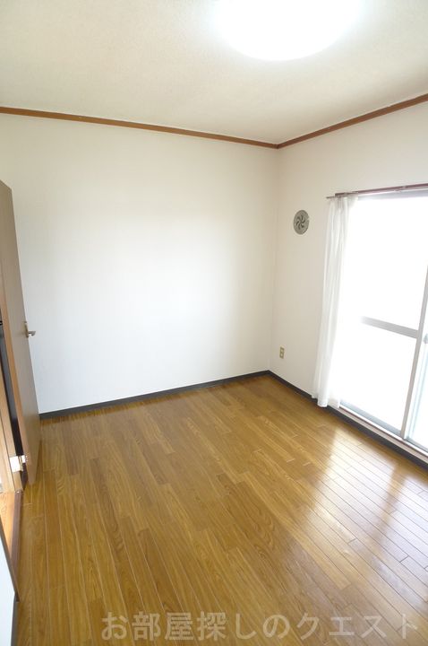 ハイツ山幸の居間