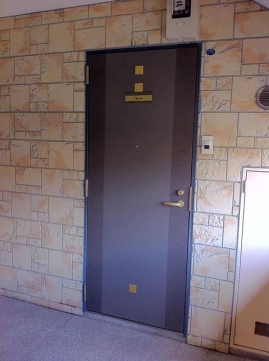 神奈川県横浜市瀬谷区瀬谷4(マンション)の賃貸物件の玄関