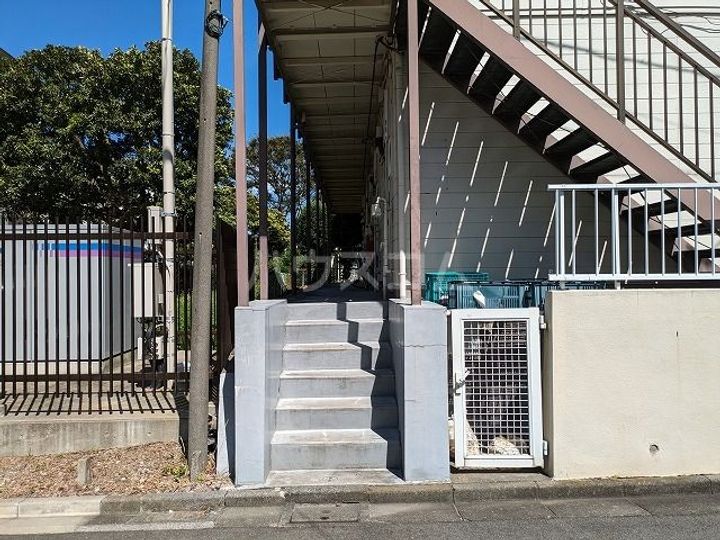 ファミールつつじケ丘の地図