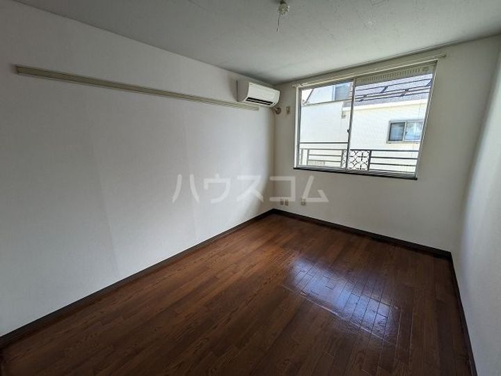 ファミールつつじケ丘の居間