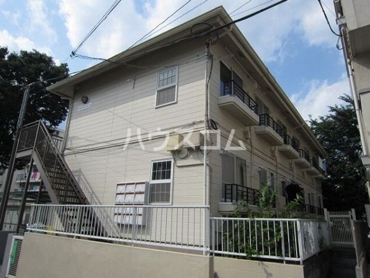 ファミールつつじケ丘の外観