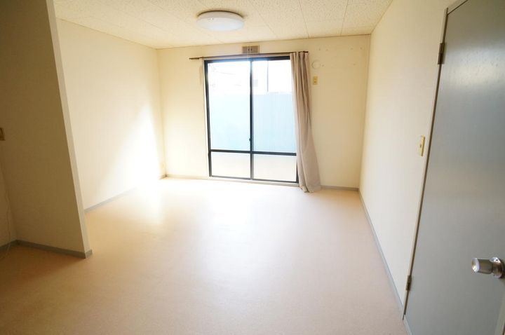 ヴァンベール南台の居間