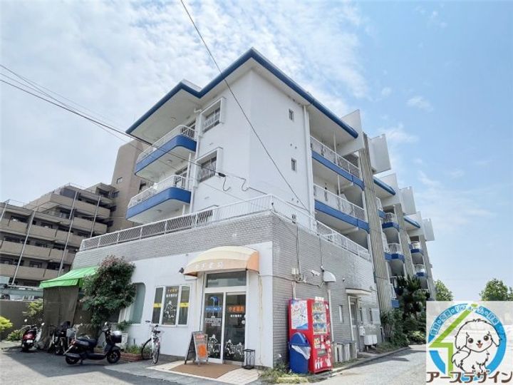 魚住コーポの外観