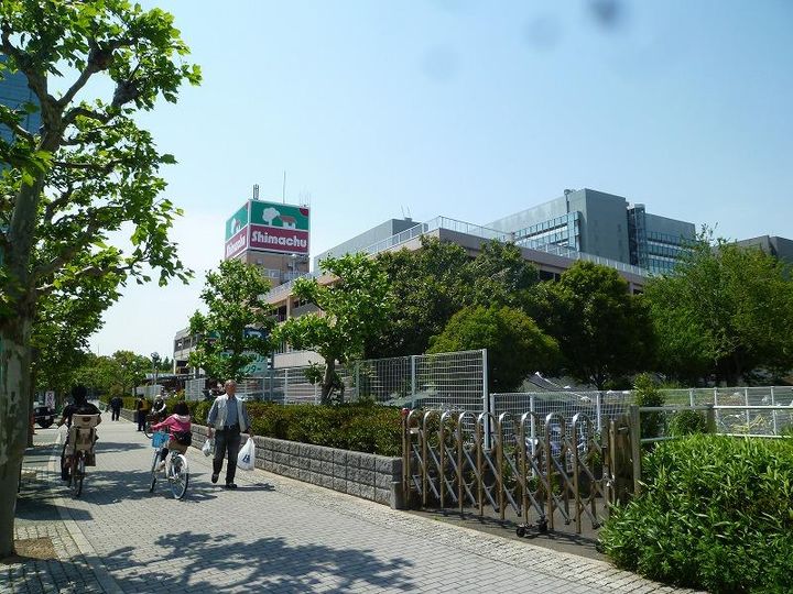 グリーントップ11の周辺