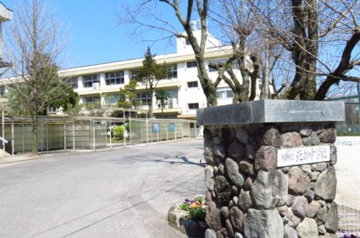 ラプラージュの周辺