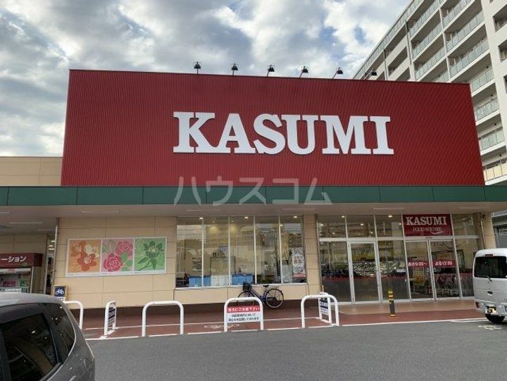 ケフィーズ・クニミの周辺