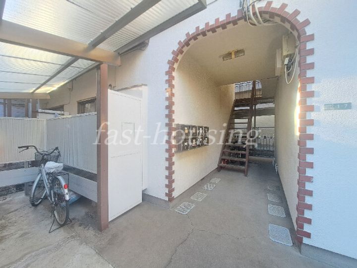 境南ハイツの外観