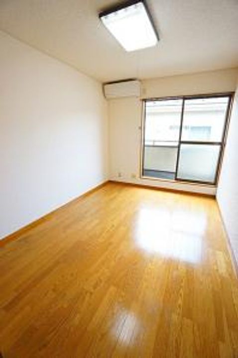 MSハイム中央の居間