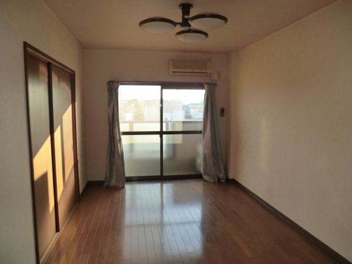 ベルグラージュの居間