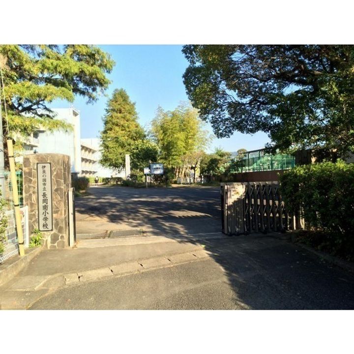 グリーンハイム千草の周辺