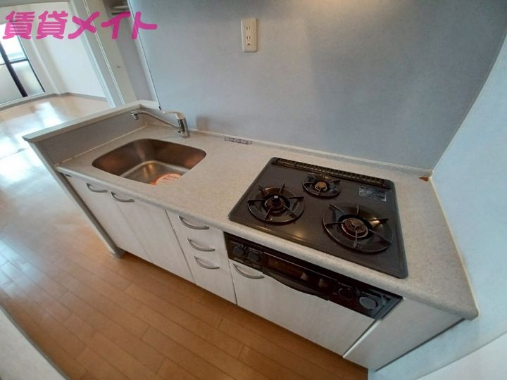 リバーフロントIIのキッチン