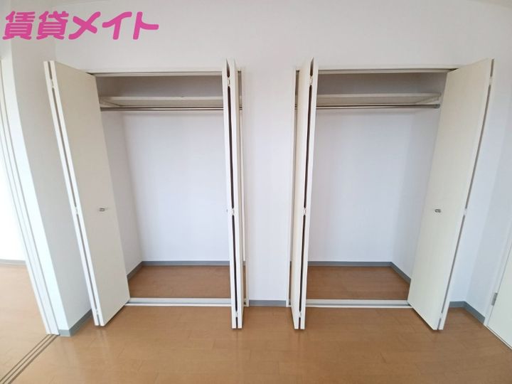 リバーフロントIIの内装