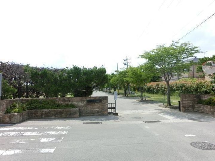 ラフォーレ恒久A棟の周辺