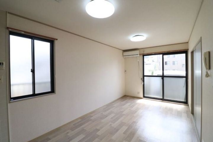 福島県福島市小倉寺字久保下(アパート)の賃貸物件の居間