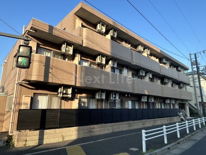 東京都国分寺市東戸倉1の賃貸マンションの外観