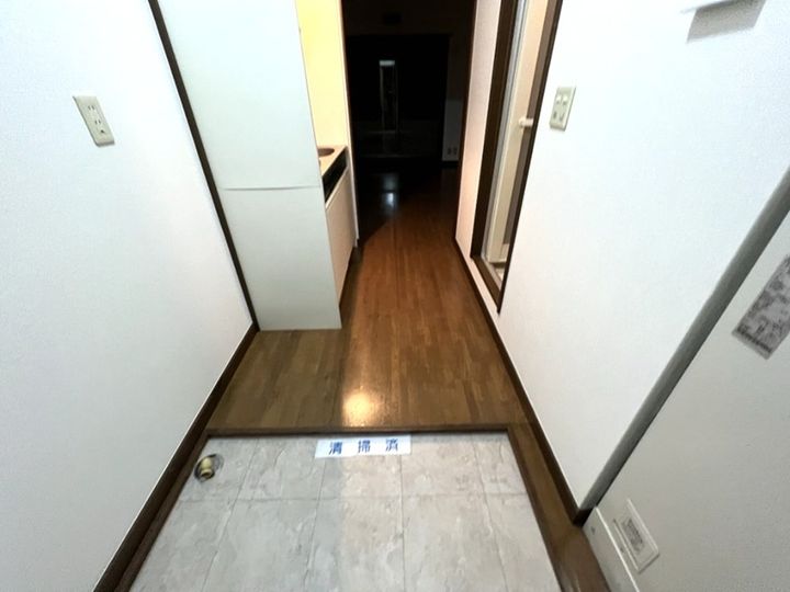 カーサ上目黒の玄関