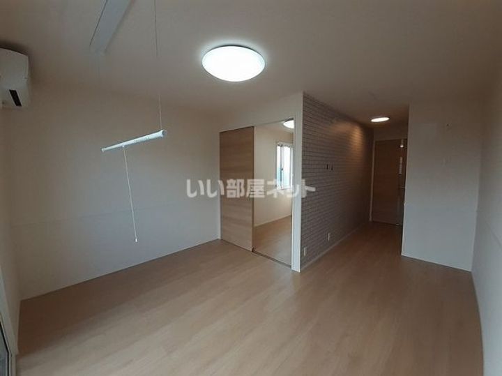 エクセルームK-IIIの居間