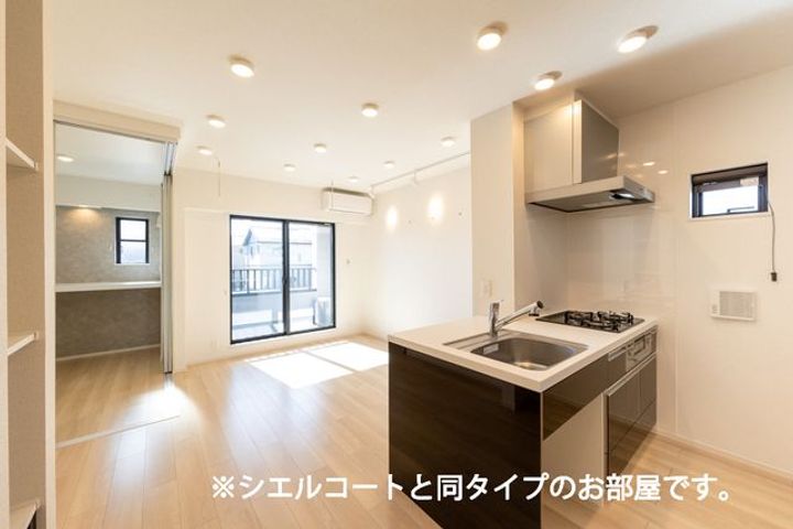 ラ ペ フランIの居間