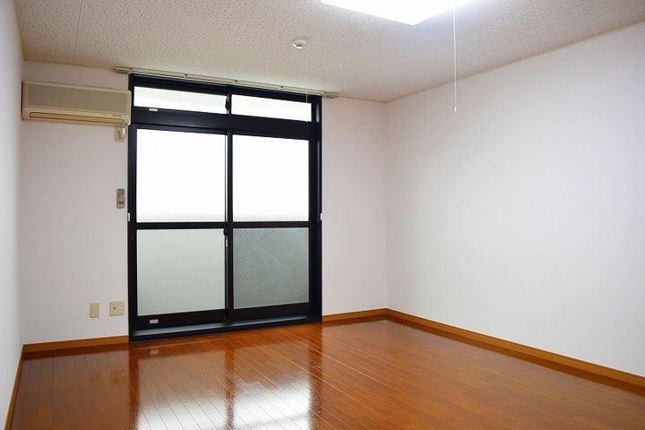 グランドールMOGIの居間