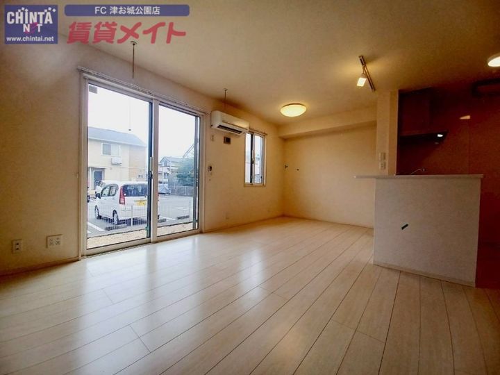 三重県津市藤方(一戸建)の賃貸物件の居間