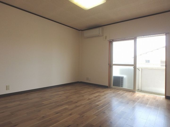 コーポこにしの居間